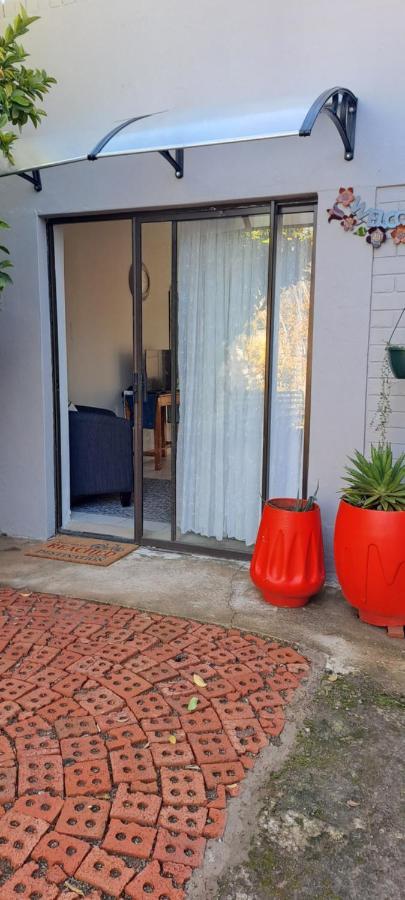 The Cottage Unit Μπλουμφοντέιν Εξωτερικό φωτογραφία